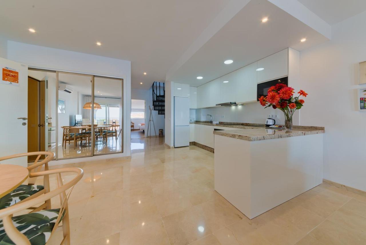 Holidays2Fuengirola Duplex With Stunning Sea View, Terraces,1St Line Beside Port Exterior photo