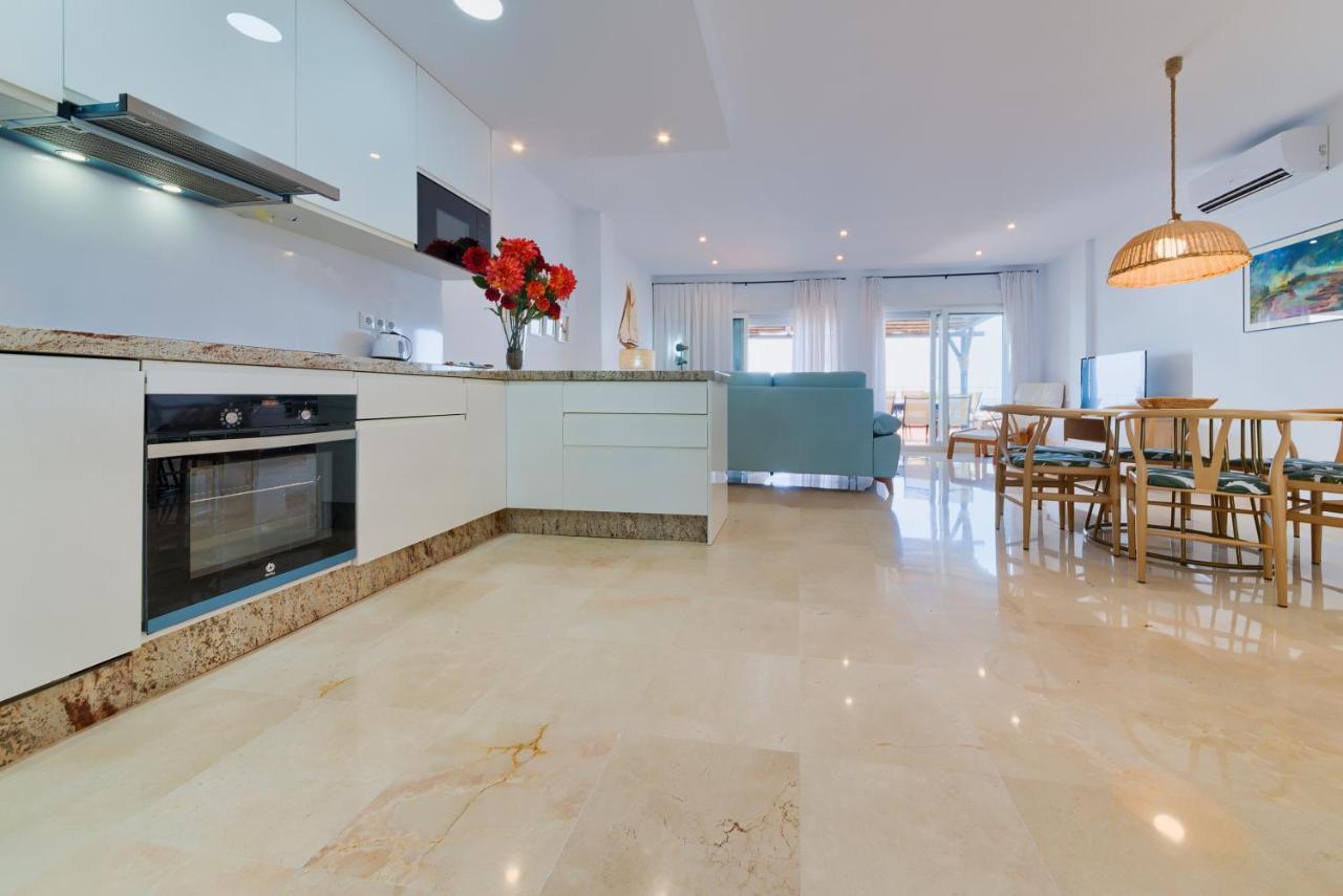 Holidays2Fuengirola Duplex With Stunning Sea View, Terraces,1St Line Beside Port Exterior photo